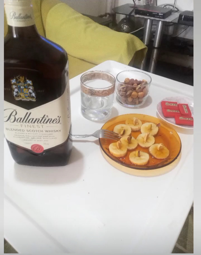 Bir yandanda konferans ligi finalini izliyorum.