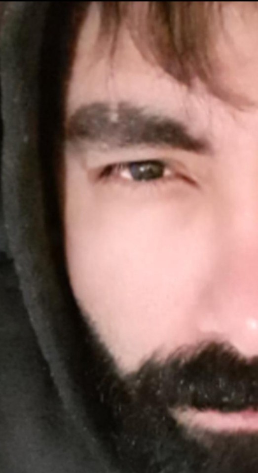 İnsanlara göstermediğiniz bir yuzunuz var mi?