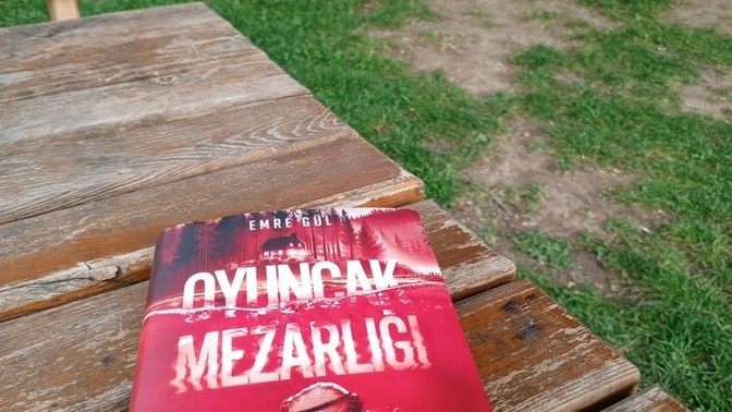 Benim gibi açık alanda kitap okumayı seven kimler var?