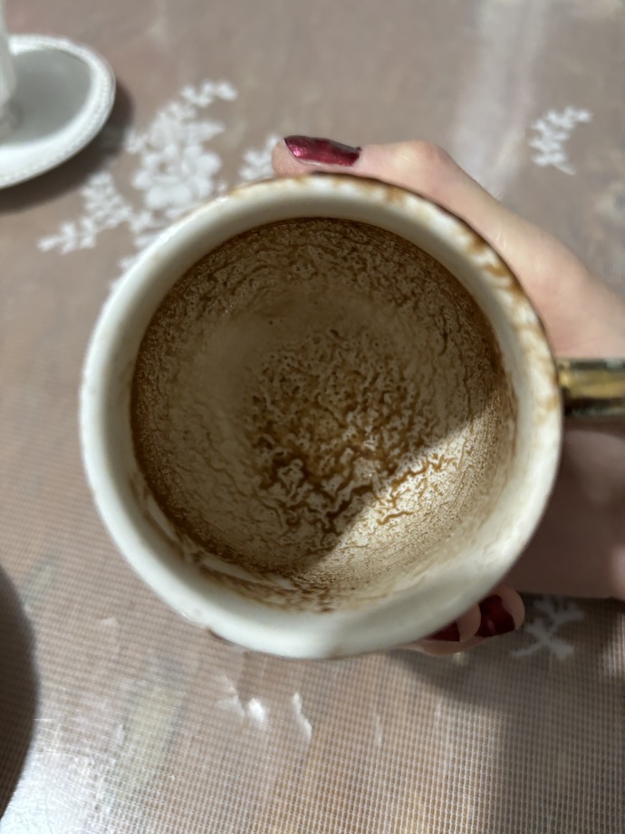 Hadi biri bana fal baksın?