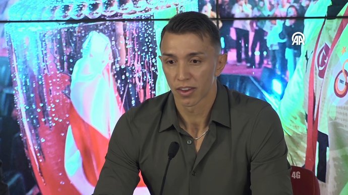 Bir efsanenin ayrılışı! Fernando Muslera, 14 yıldır formasını giydiği Galatasaraya veda etti. Ne düşünüyorsunuz?