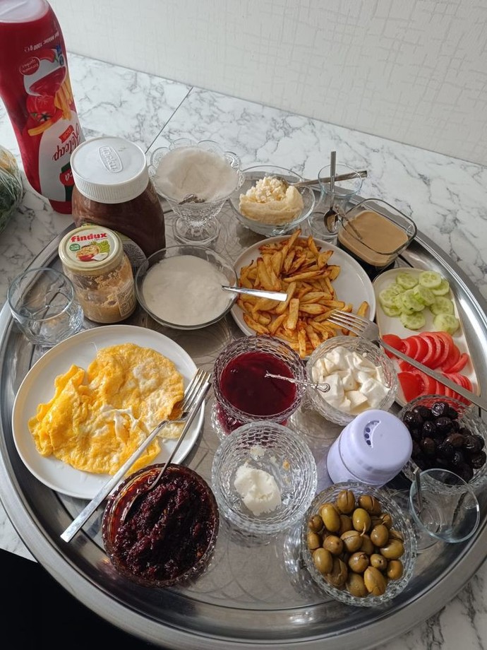 En son nerde/kiminle kahvaltı ettiniz?