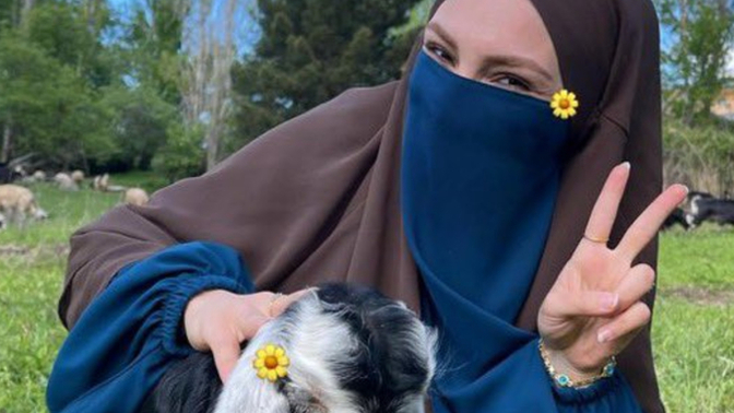 Toplum özünü mü yitirdi her şey açıga mı çıktı ya da çıkıyor?