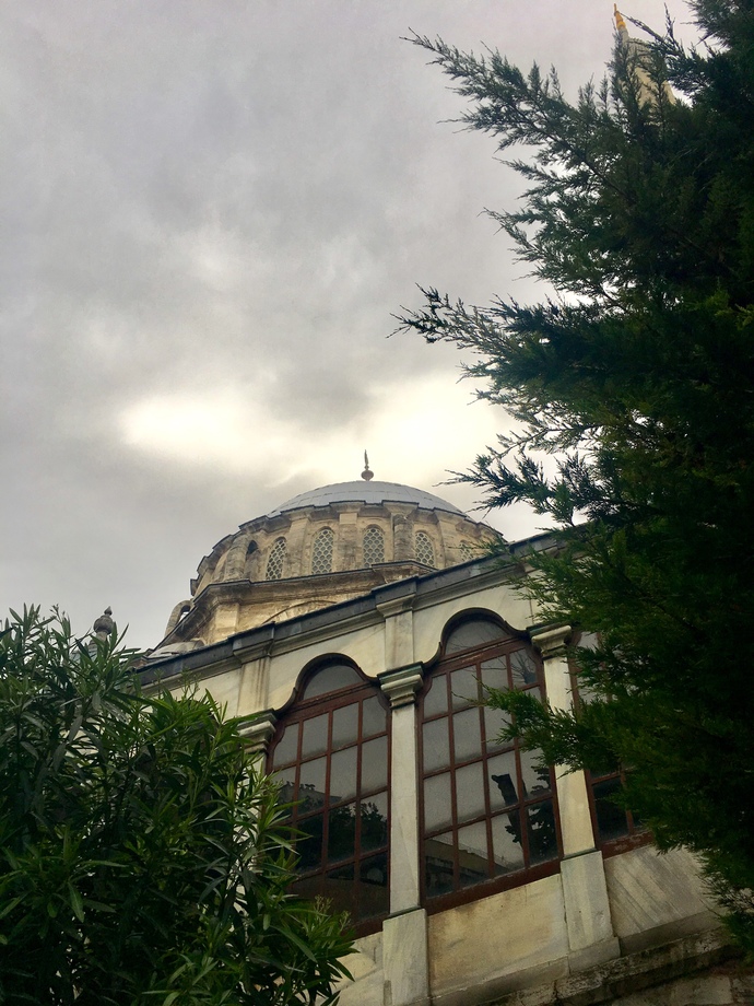 Yokken vermek infak etmek kendine zulüm müdür?