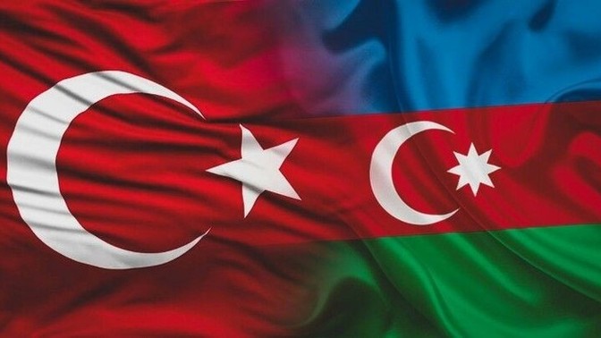 Azerbaycan ile Türkiye birleșmek istese referandumda evet mi derdiniz hayır mı?