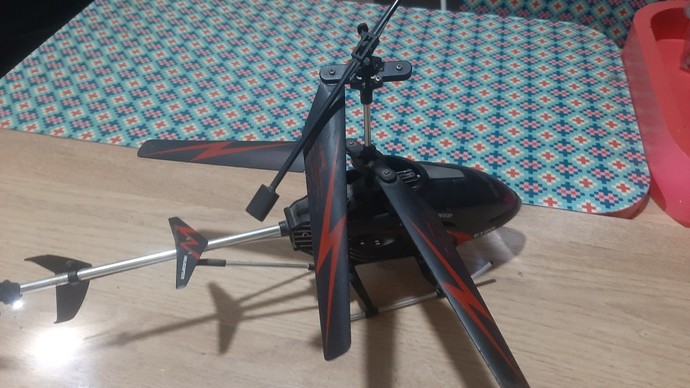 3 tane drone num var 1 tane de rc helikopterin mesela corty sd01 drone num canavar gibi uçuyor tabikide hepsi fena değil bencede?