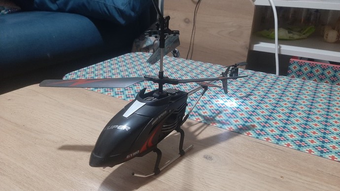 3 tane drone num var 1 tane de rc helikopterin mesela corty sd01 drone num canavar gibi uçuyor tabikide hepsi fena değil bencede?