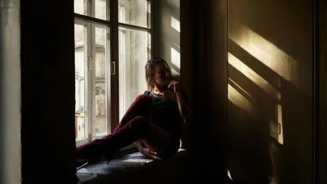 Sevgilim bana attığı fotografları bir süre sonra siliyor bunu neden yapar bi insan?