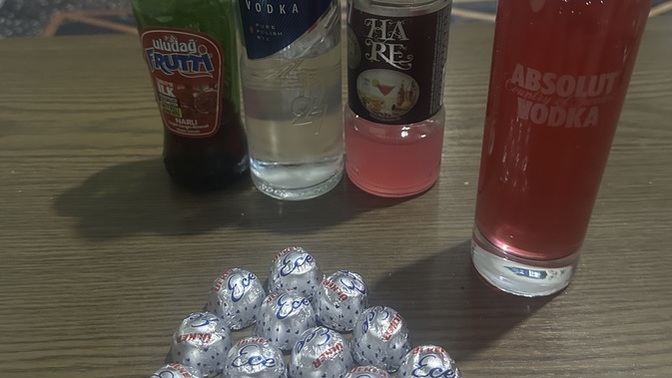 Yanımda kim olmak isterdin benimle kim içmek isterdi?