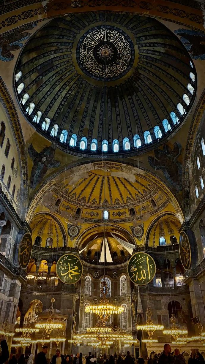 Ayasofya’nın camiye çevrilmesi sizde nasıl bir duygu uyandırdı?