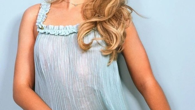 Sabrina carpenter çok güzel değil mi?
