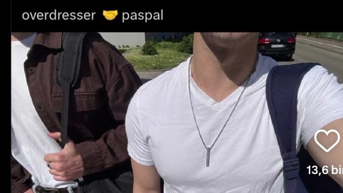 KS'de kiminle bayram alışverişine çıkardınız 💁‍♀️(tişört üstü gömleği kombin bilen erkekle mi, takıp takıştıran kadın la mı ✨) ?