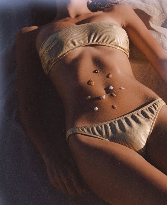 Ten rengi bikini giymeye cesaretiniz var mı?