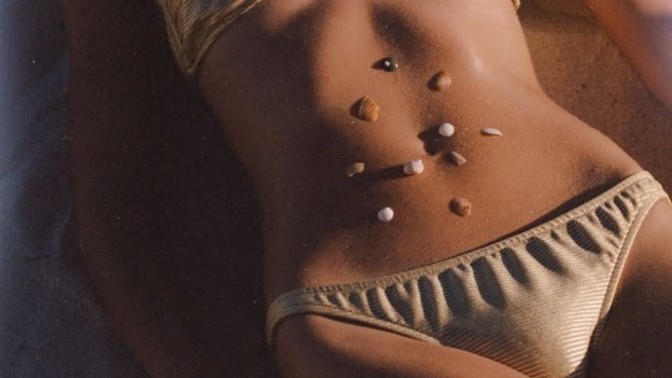 Ten rengi bikini giymeye cesaretiniz var mı?