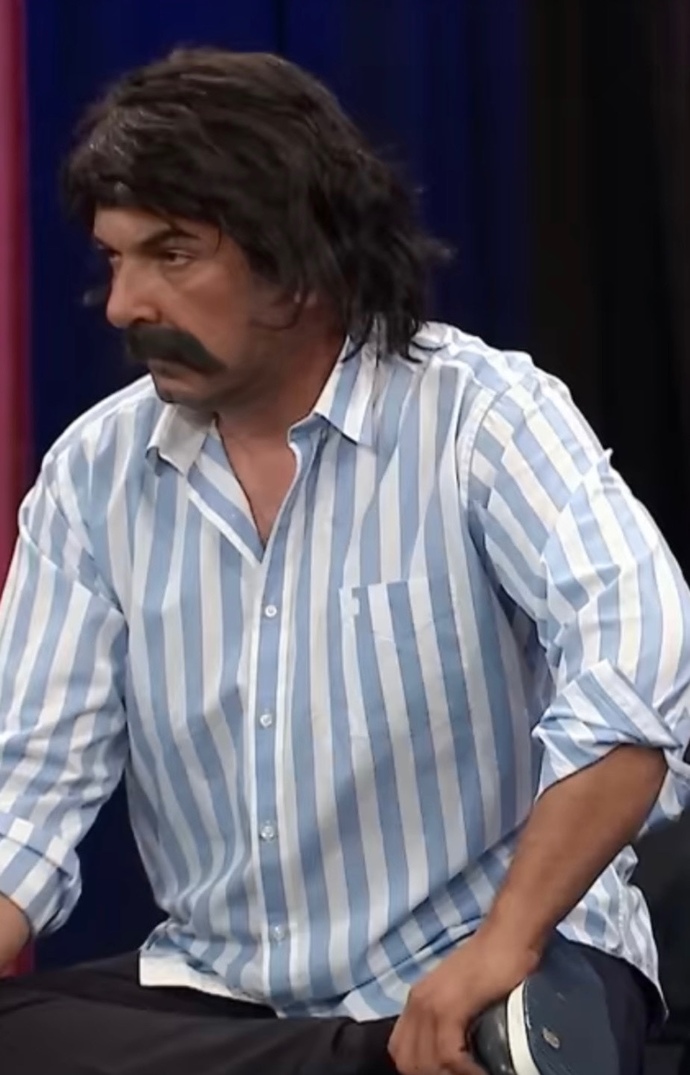 Böyle esmer sert görünüşlü bıyıklı erkekler hangi illerde🤣?