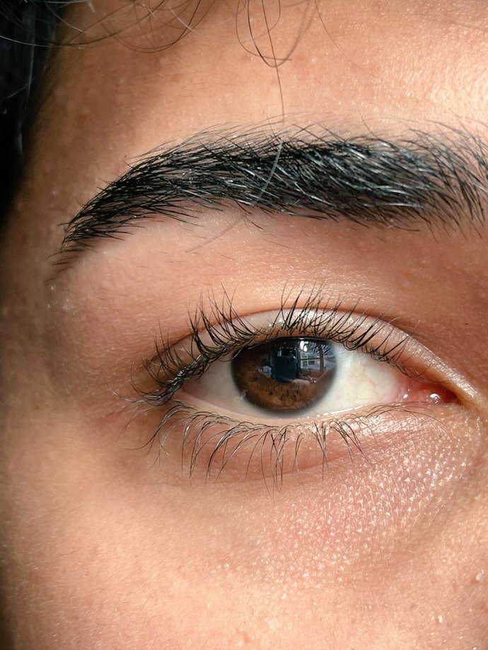 Esmer tene yeşil kontakt lens gider mi?