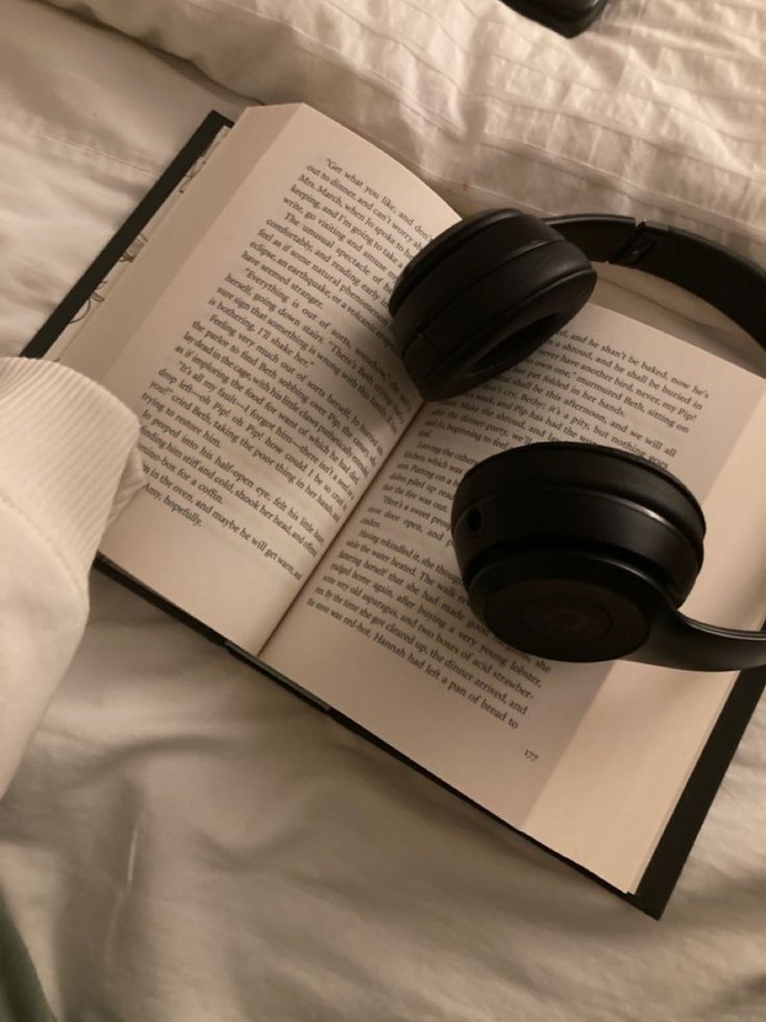 Kitap okurken fonda müzik dinlemeyi sever misin?