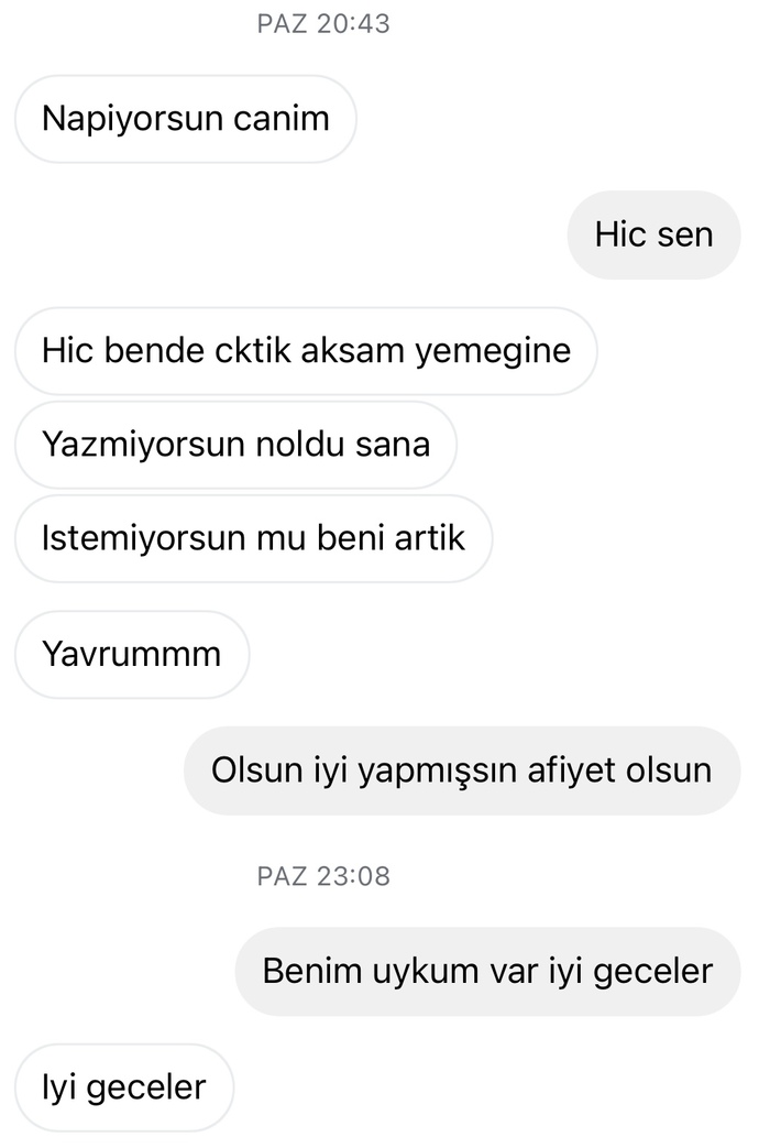Sürekli işteyim demesi geç yazmalarından dolayı soğudum sizce burada kim haklı?