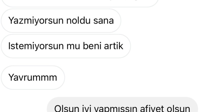 Sürekli işteyim demesi geç yazmalarından dolayı soğudum sizce burada kim haklı?
