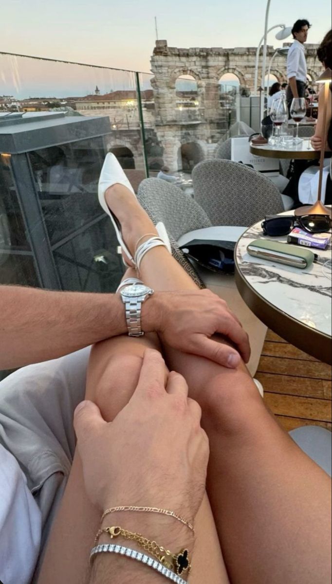 Partnerinizin sürekli yakın temasta bulunması sizi mutlu eder mi, boğar mı?