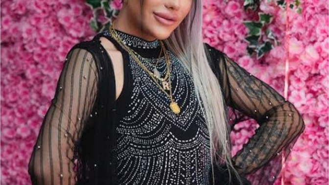 DDivamiz nasillll mukremin ablamizi kim ne derse desin ben cok seviyorum ya siz😍?