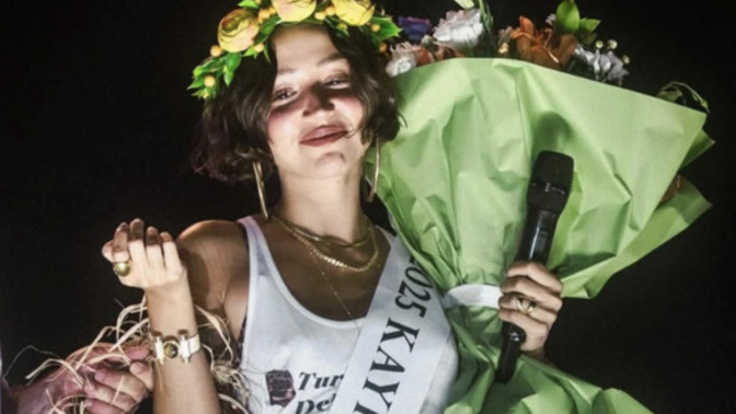 Zeynep Bastık, 2025 Kayısı Güzeli seçilmiş. Sizce güzel mi?