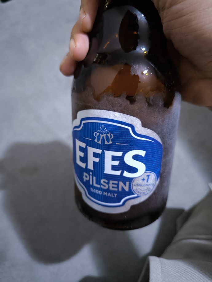 Şu saatte buz gibi bira içmek gibi bi keyif var mı?