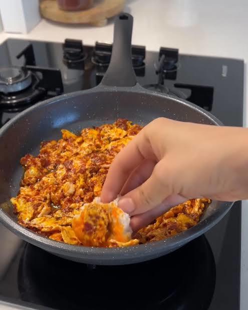 Salçalı yumurta denedinizmi?