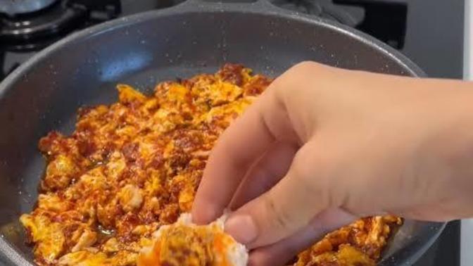 Salçalı yumurta denedinizmi?