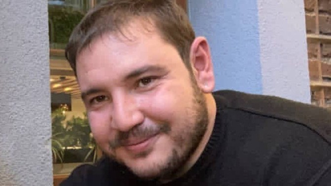 Erkek dediğinin mezhebi değil omuzları geniş olmalı değil mi?