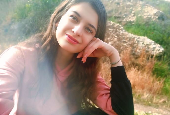 Benim saça siyah boya mı yoksa kızıl mi ya da bakır rengi mi gider karar veremiyorum?