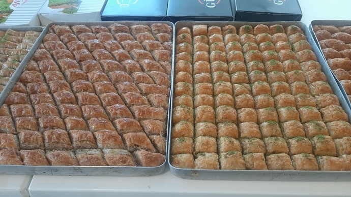 Bayram baklavaları nasıl bence güzel mi al beni ye diyor?