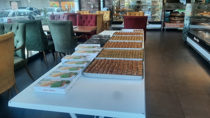 Bayram baklavaları nasıl bence güzel mi al beni ye diyor?