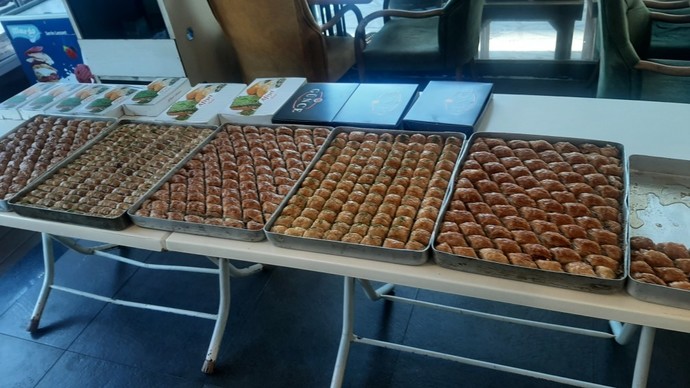 Bayram baklavaları nasıl bence güzel mi al beni ye diyor?