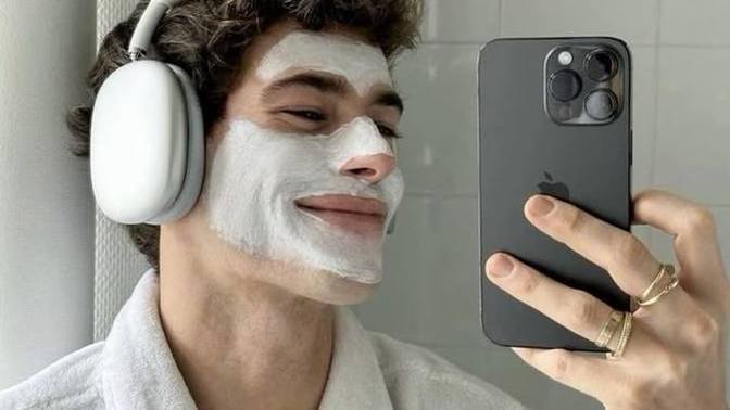 Sence erkeklerin cilt bakım yapması normalleşmeli mi yoksa hâlâ "kız işi" mi görülüyor?
