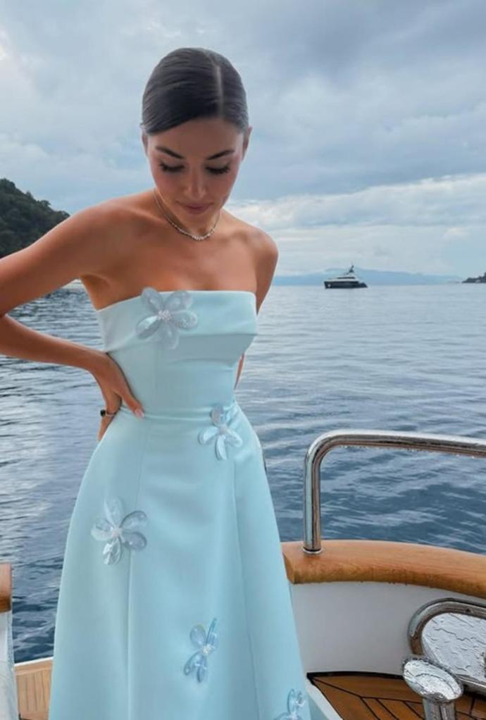Hande Erçel tekne pozlarıyla beğeni topladı! Sence nasıl olmuş?