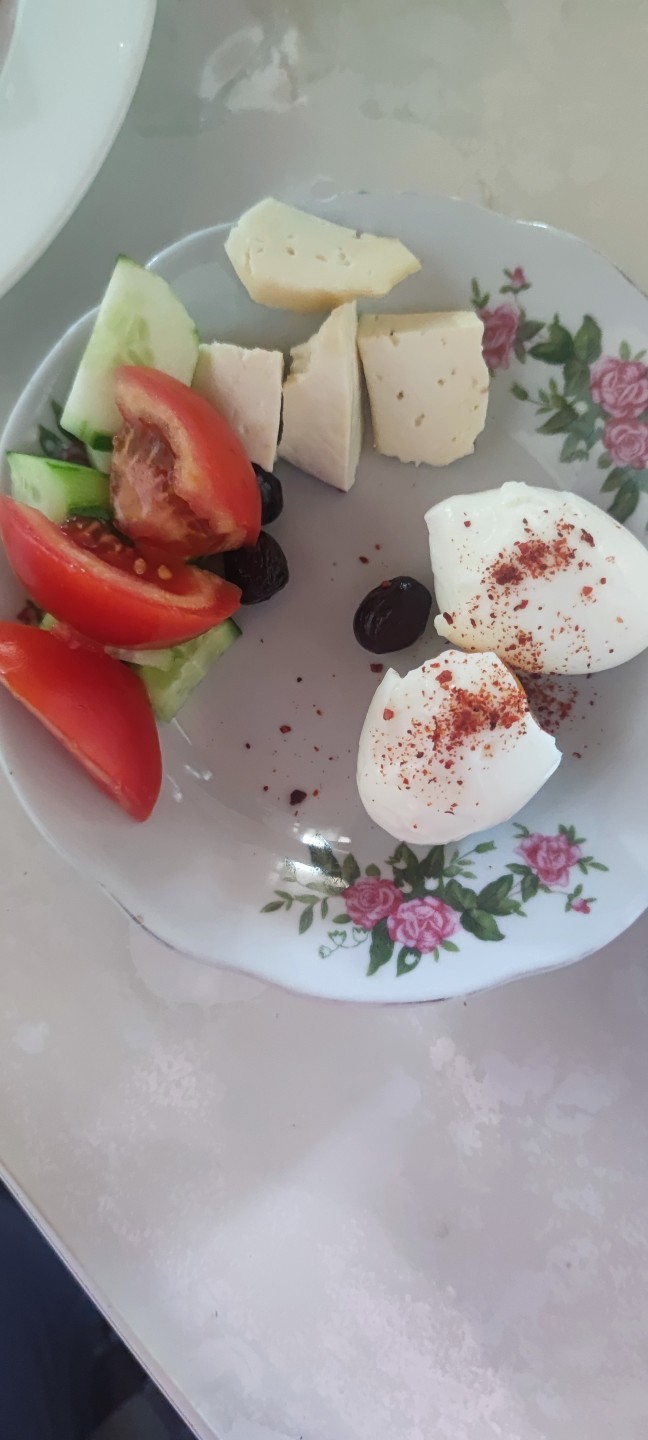 Kilo vermek isteyen biri için nasıl bir kahvaltı olmuş?