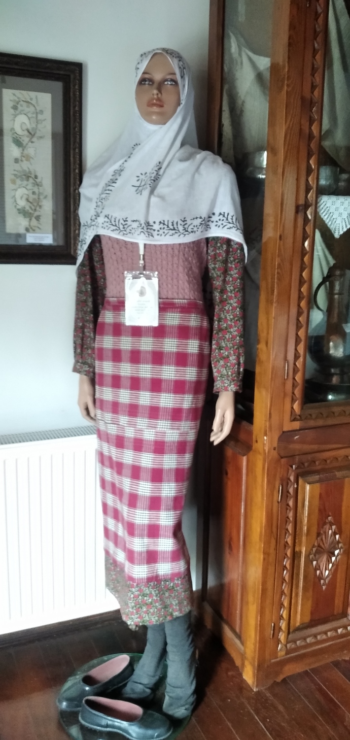 Flört ile ilk buluşmaya yöresel kıyafetle gidilir mi?