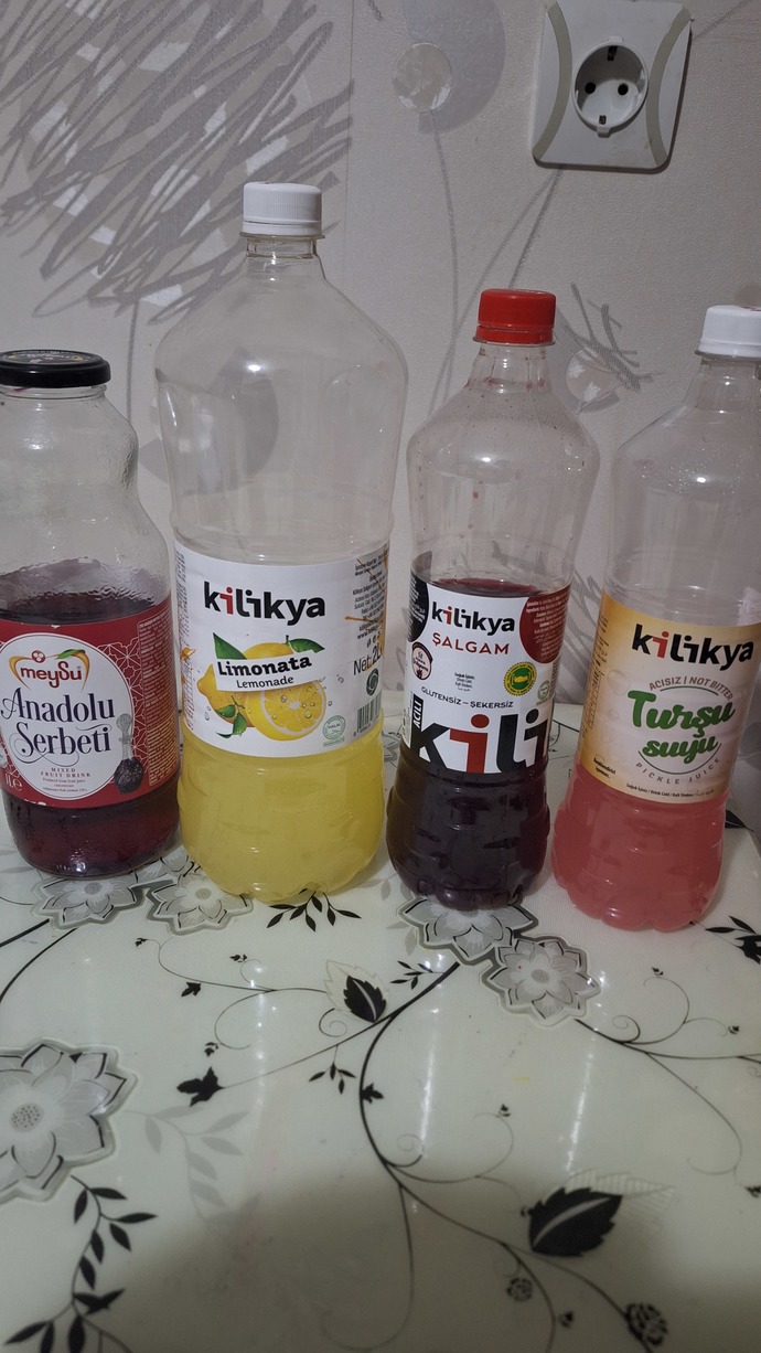Gluten, koruyucu, alkol içermez.