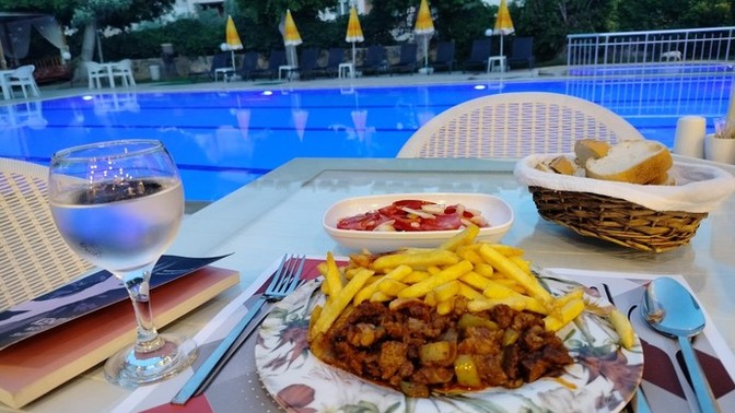 Siz de benim gibi tatilde bile yalnızca kitap okuyarak mı vakit geçiriyorsunuz?
