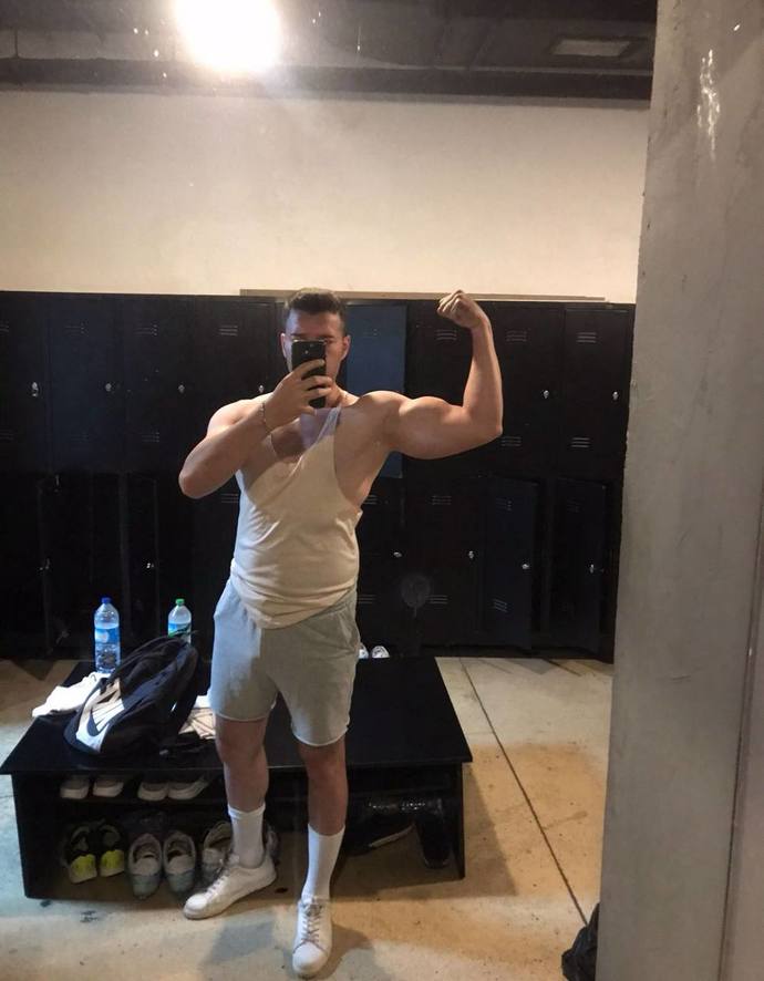 Sporda aşırı terliyorum. Salonda kokumdan rahatsız olurlar mı?