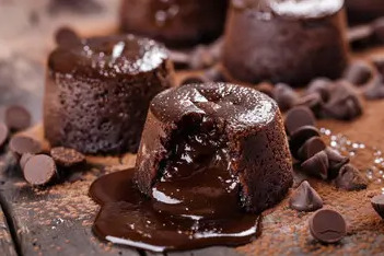 Tatlıların da çekicisi olur mu? Olur!😋🍰Bu tatlıyı görünce dayanabilen var mı?