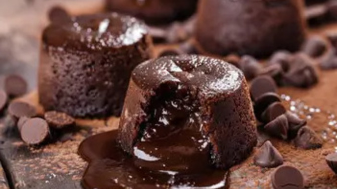Tatlıların da çekicisi olur mu? Olur!😋🍰Bu tatlıyı görünce dayanabilen var mı?
