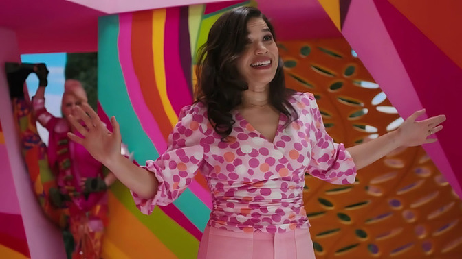Güzel bir kız olmaktan nefret eden var mı, edilir mi?