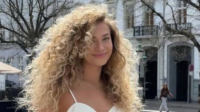 Kıvırcık saçlara sahip olmayı ister miydin?