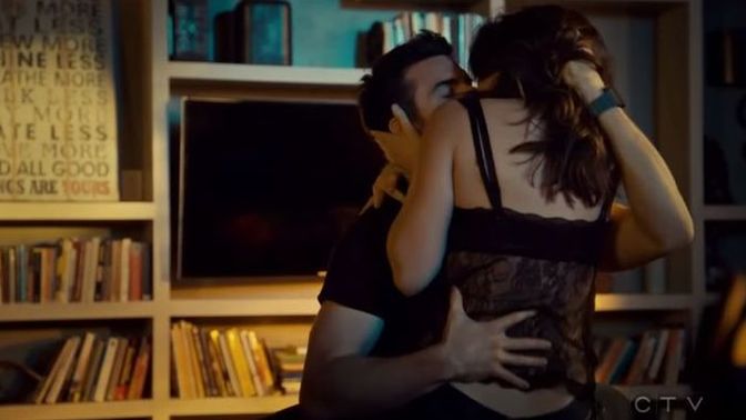 Yastığı başının altına koyan mı, belinin altına koyan adam mı mutlu eder?