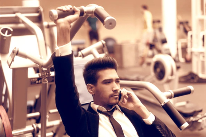Spor için spor kıyafeti giyiyor musun yoksa üstünde ne varsa onunla mı spor yapıyorsun?