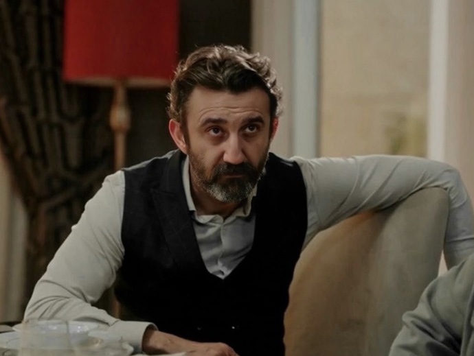 Dizi karakterleri gerçek hayatta olsa, hangisiyle takılmak isterdin?