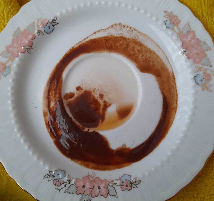 Falıma bakabilecek olan var mı?