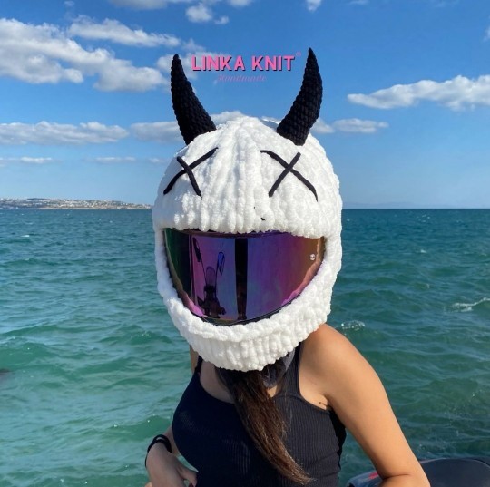 Tavşan 🐰 kulaklı kask takabilir misin?